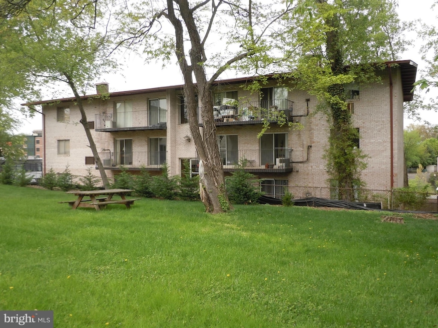 2025 N Lincoln St unit 104, Arlington, VA 22207 - photo 1