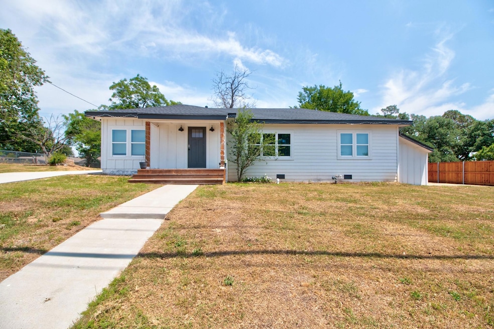 308 Jennie Ln, Denison, TX 75020 - photo 1