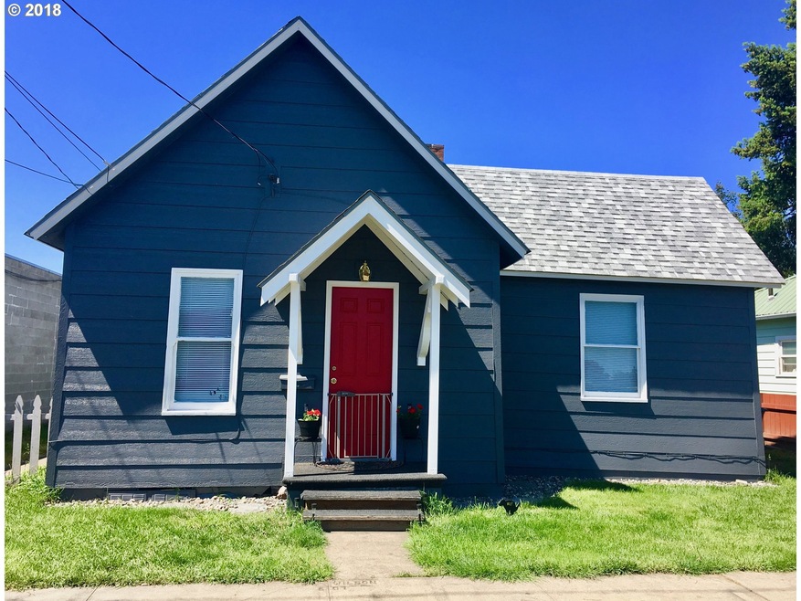 423 SW 6th St, Pendleton, OR 97801 - photo 1