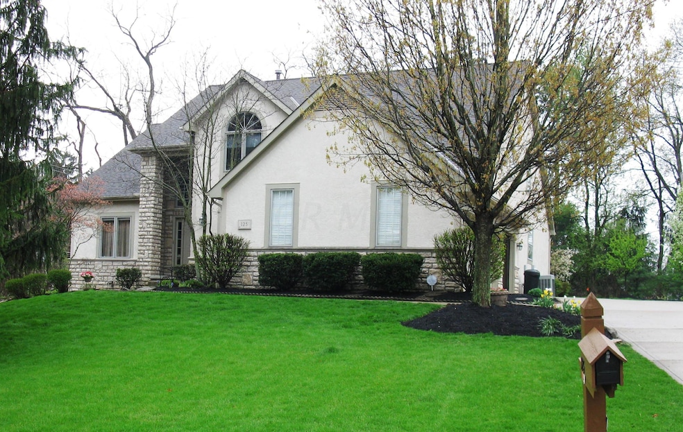 125 Walnut Woods Ct
