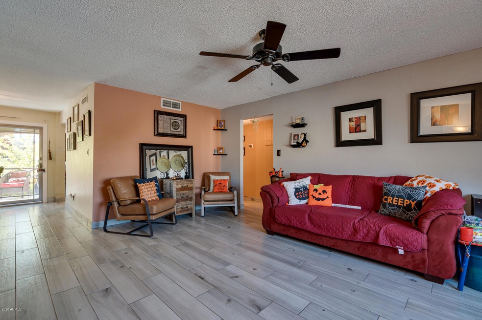 006-4201ECAMELBACKRD88-Phoenix-AZ-85018-