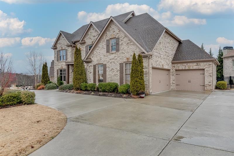 Beautiful front view of the house with 3 car garag