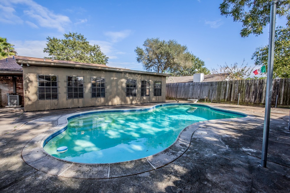 7719 Mosewood St, Houston, TX 77040 - photo 1