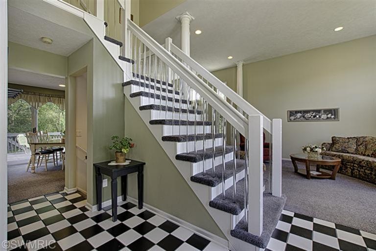 8710 Ridgebluff Dr SW, Byron Center, MI 49315 - photo 1