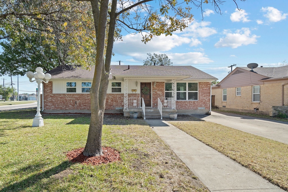 For Sale $535,000 • Co-Listing Agent