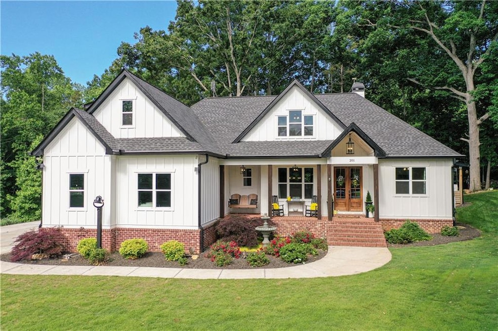 Pending $789,900