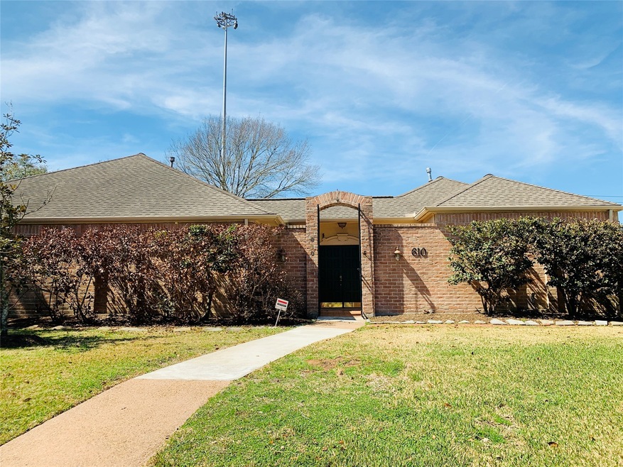 610 Briar Hill Dr, Houston, TX 77042 - photo 1