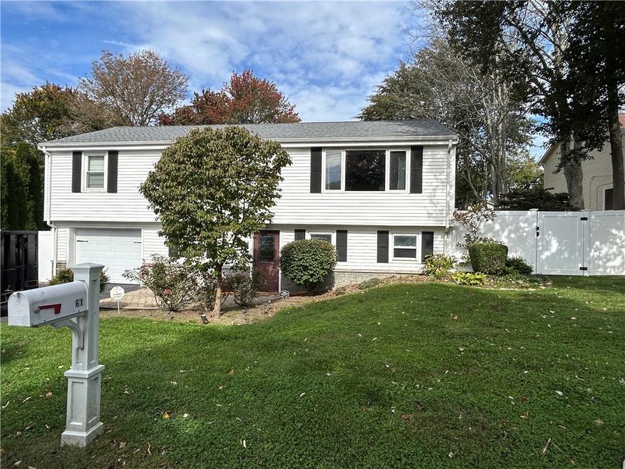 61 Beachmount Ave, Bristol, RI 02809 - photo 1