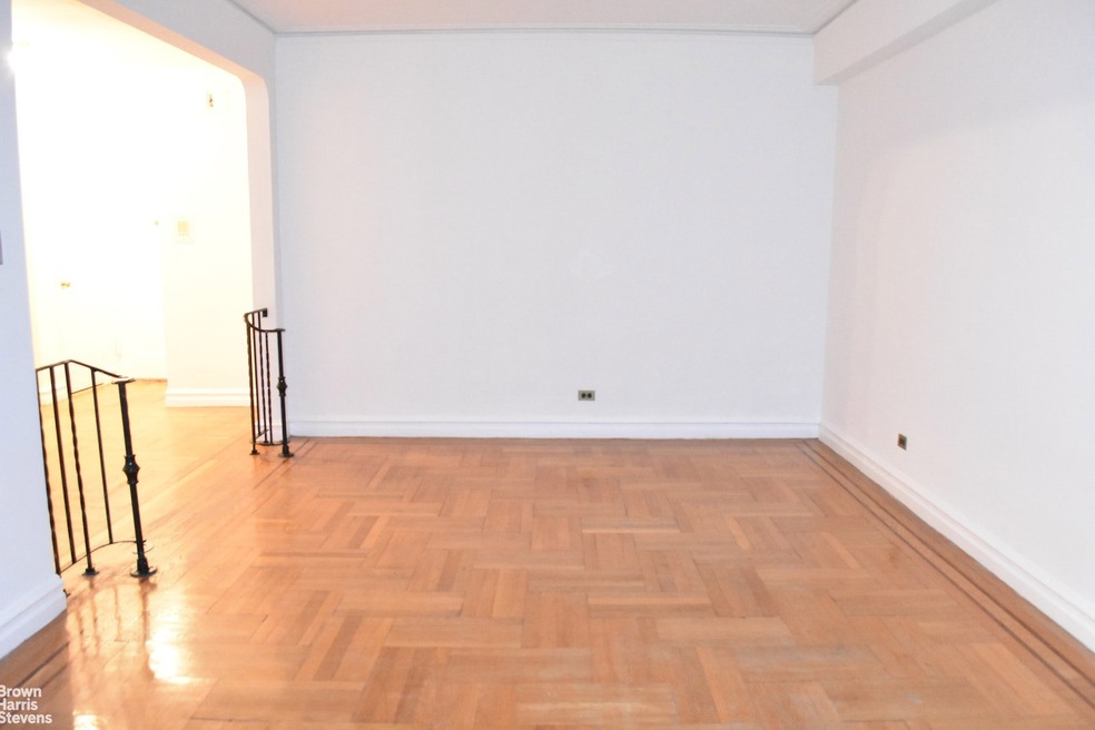 802 W 190th St unit 3 L, New York, NY 10040 - photo 1