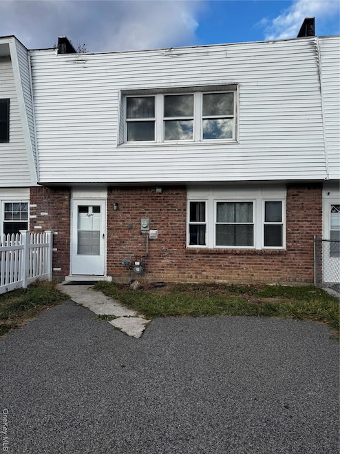 8 Whitman Ct, Middletown, NY 10941 - photo 1