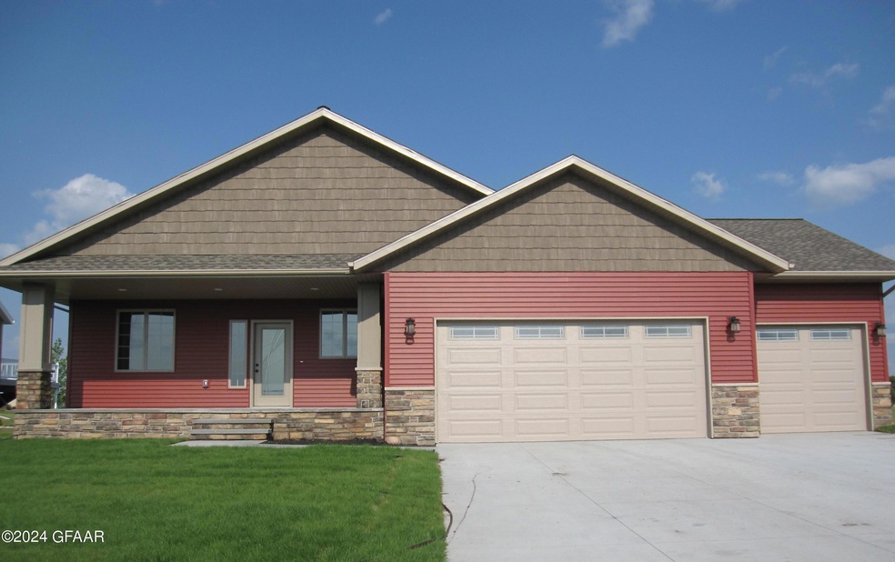 2324 Saint Andrews Dr NW