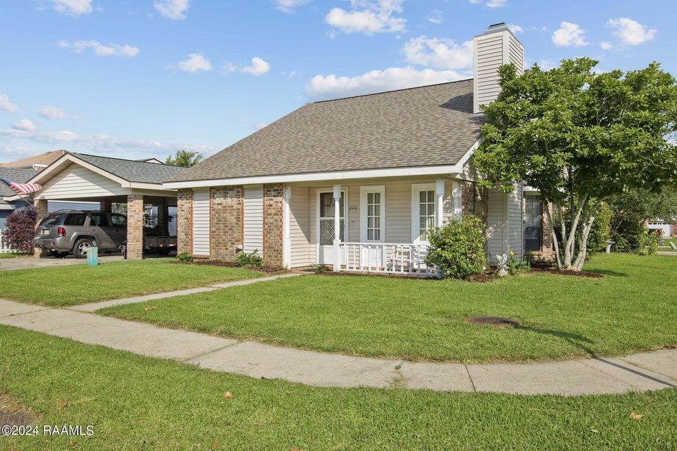 2-web-or-mls-202 Shekel Dr-2