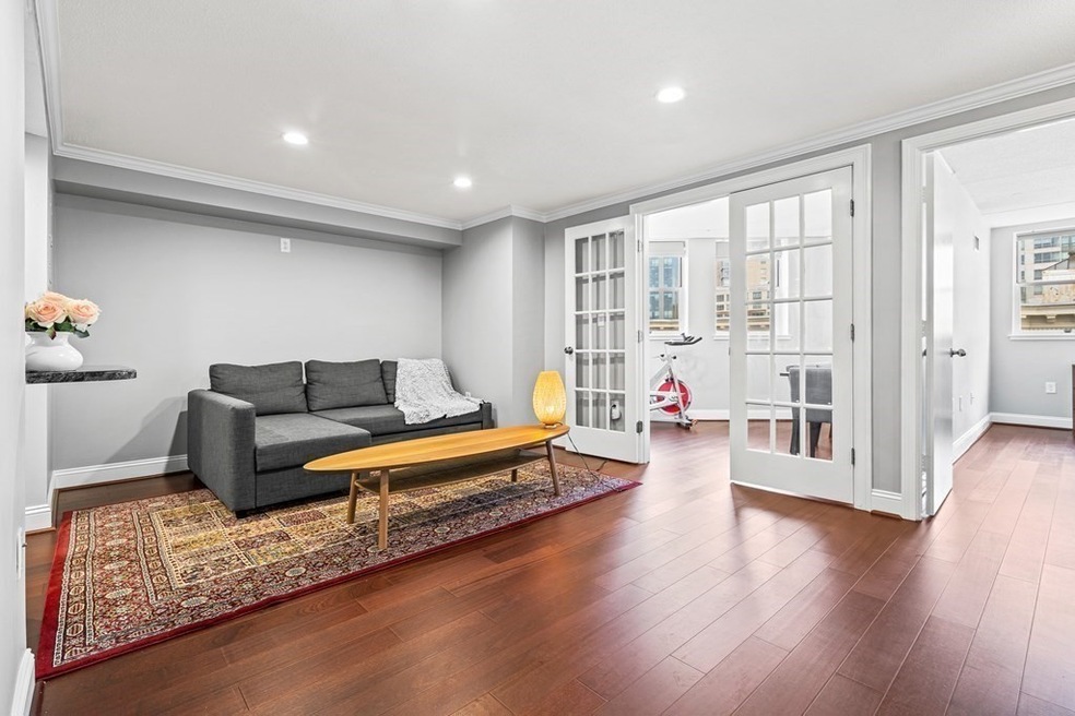 108 Peterborough St unit 7A, Boston, MA 02215 - photo 1