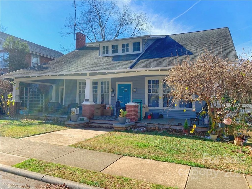 202 S Oak St, Statesville, NC 28677 - photo 1