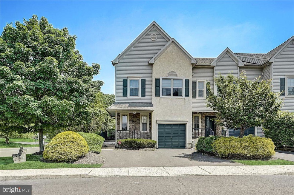 739 Dell Ct, Southampton, PA 18966 - photo 1