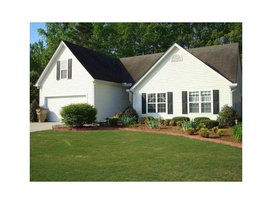 Exterior Front. GREAT STARTER HOME CLOSE TO SHOPPI