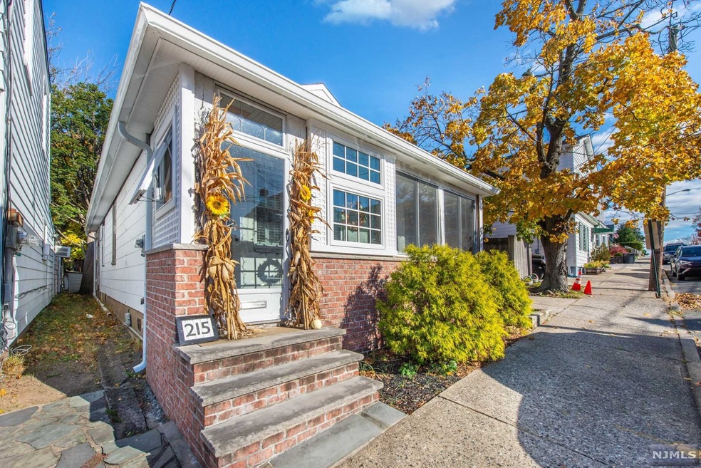 215 Franklin Ave, Hasbrouck Heights, NJ 07604 - photo 1