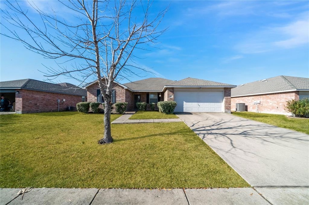 719 Rainsville Dr, Wylie, TX 75098 - photo 1