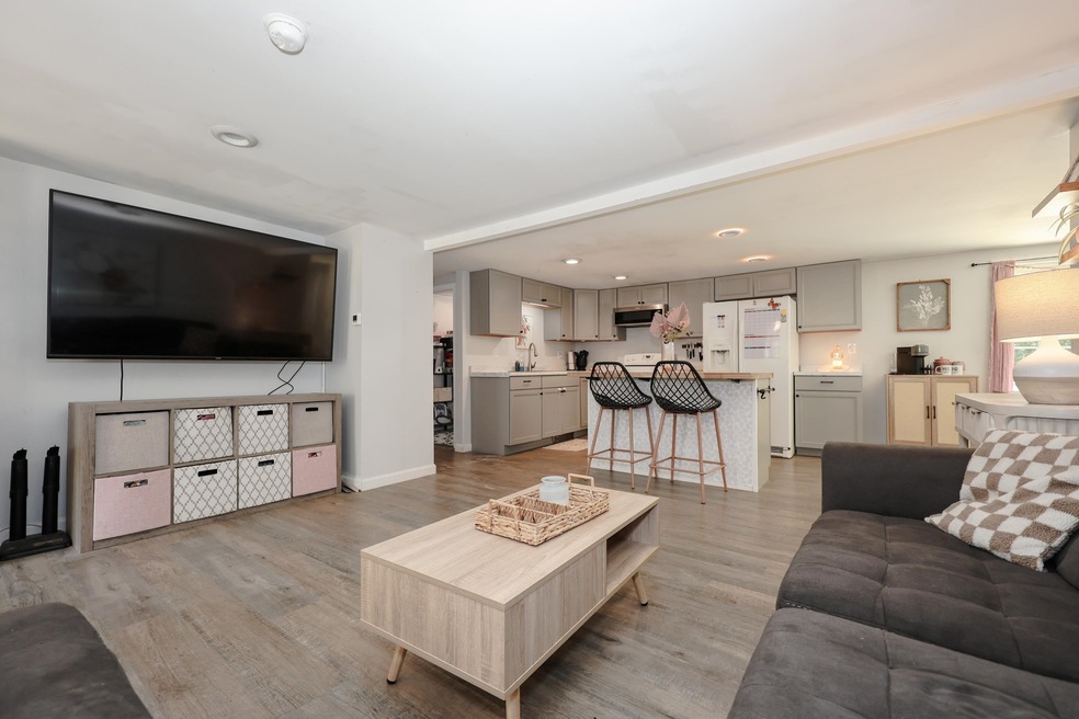 19 Middleton Rd, New Durham, NH 03855 - photo 1