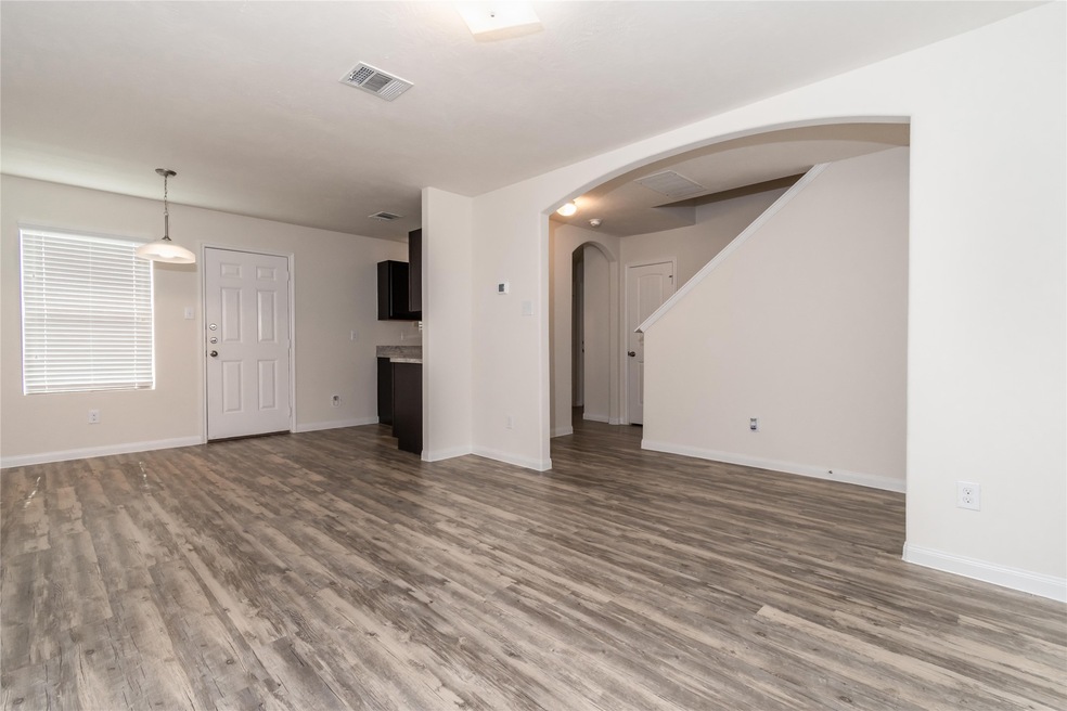 667 Fallow Ln, Alvin, TX 77511 - photo 1