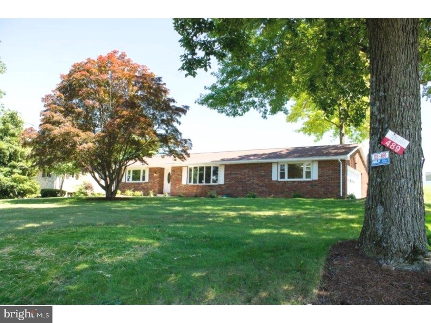 489 Snyder Rd, Reading, PA 19605 - photo 1