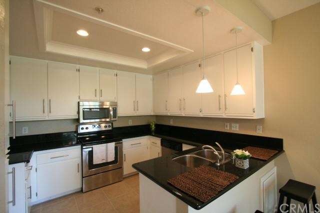 Upgraded Kitchen Granite Counter tops, new stainle