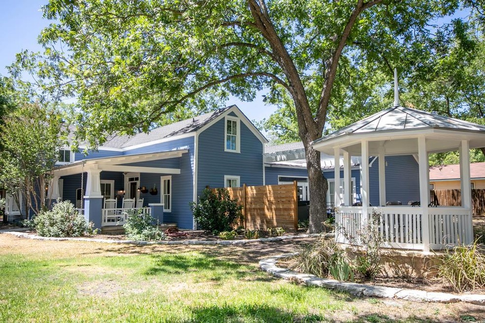 410 W College St, Fredericksburg, TX 78624 - photo 1