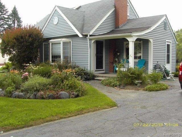 16748 N Stanmoor Dr nice front.J