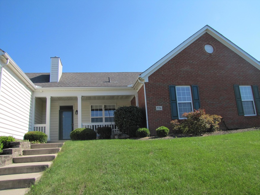 556 Hickory Bluff