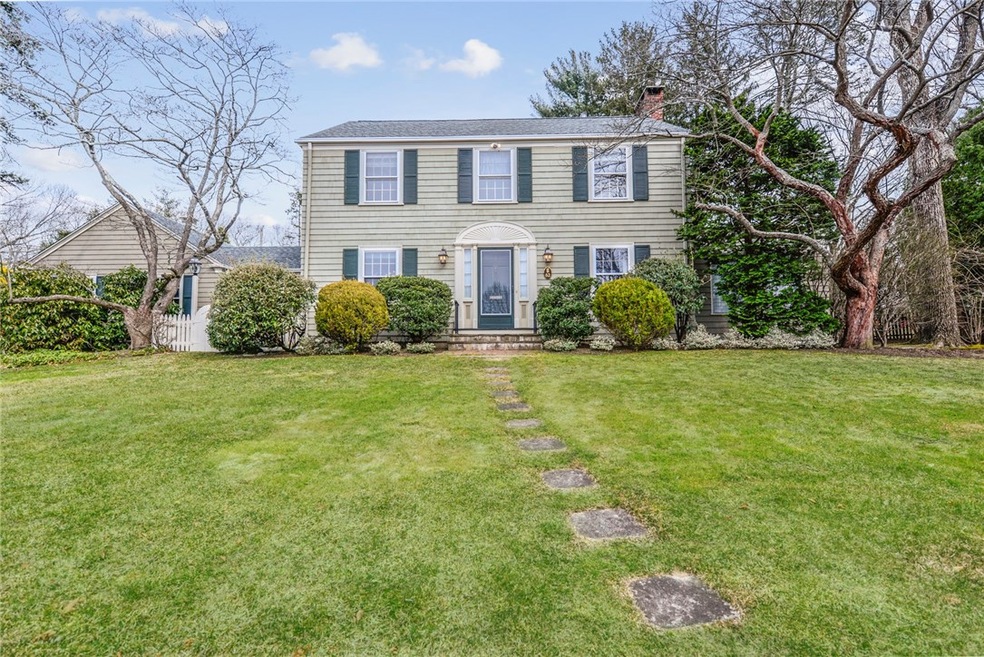 62 Meshanticut Valley Pkwy, Cranston, RI 02920 - photo 1