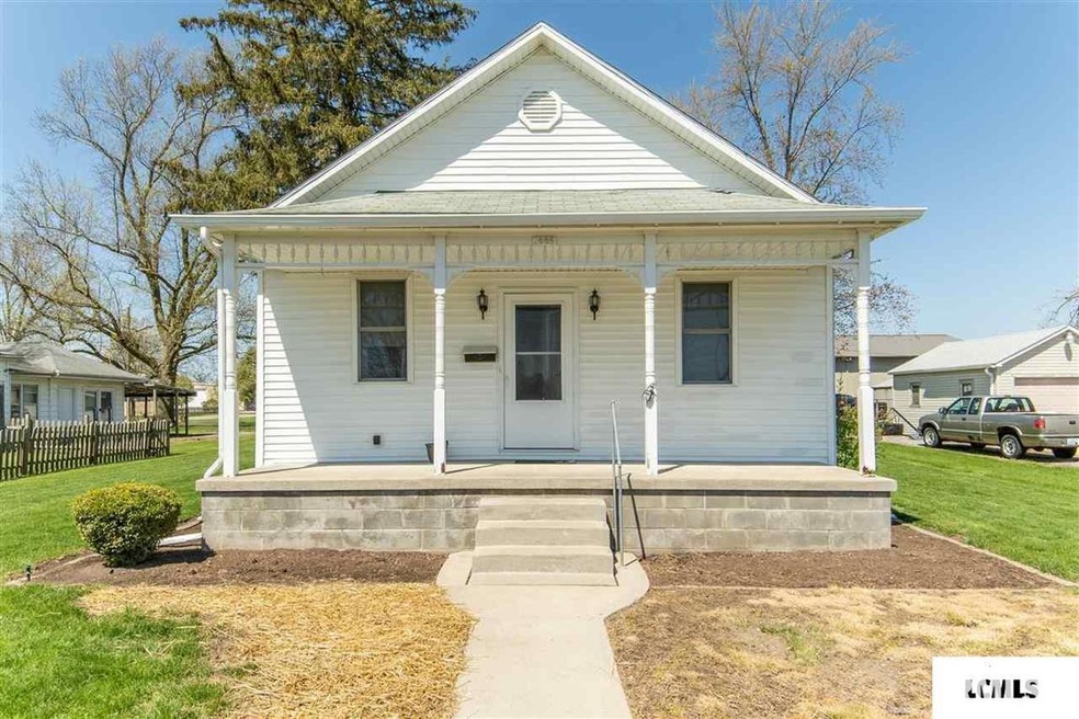 1608 Delavan St, Lincoln, IL 62656 - photo 1