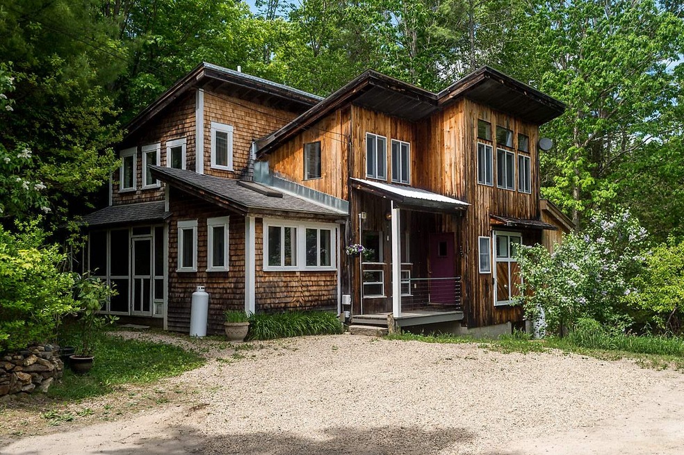 590 2nd Crown Point Rd, Strafford, NH 03884 - photo 1