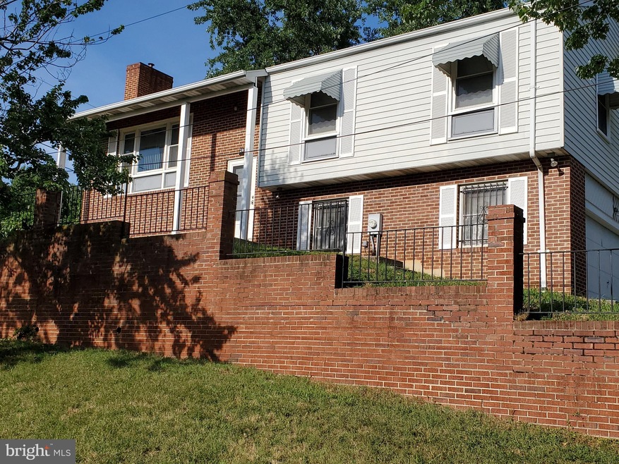 201 45th St NE, Washington, DC 20019 - photo 1