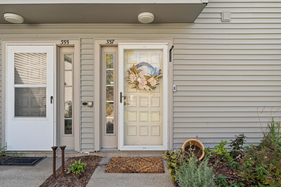 357 Locust Hill Rd, Shelburne, VT 05482 - photo 1