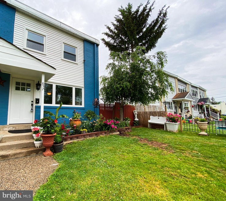 857 Wedgewood Dr, Lansdale, PA 19446 - photo 1