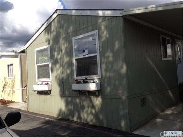 Model like 2001 mint condition 2 bedroom, 2 bath m
