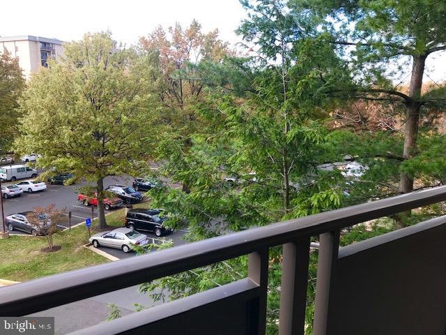 Woodlake Towers unit 705, Falls Church, VA 22044 - photo 1