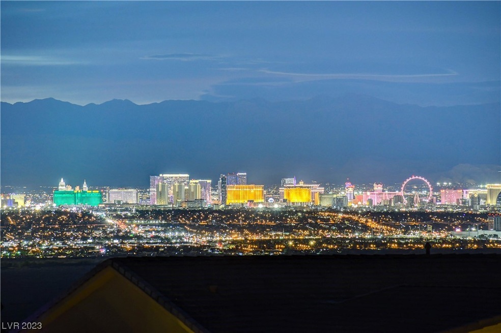 Unobstructed views for miles!