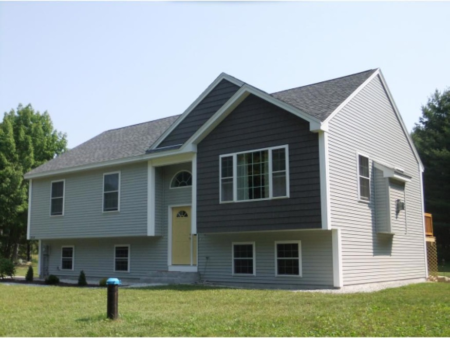 6 Phyllis Dr, Hooksett, NH 03106 - photo 1