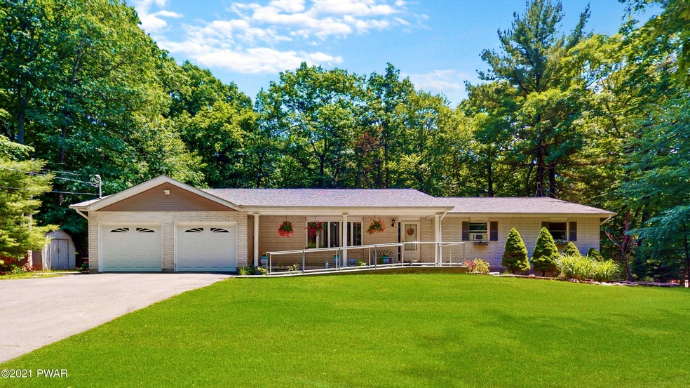 110 Hobblebush Ct, Milford, PA 18337 - photo 1