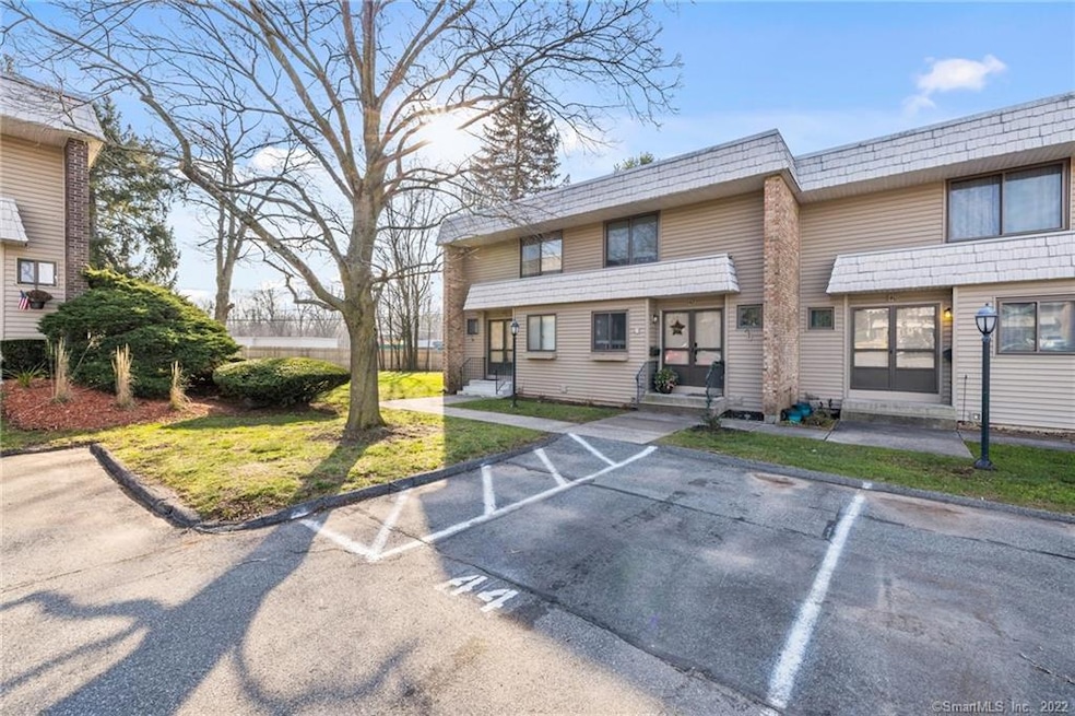 Welcome to 44 Cedarland Court!!!