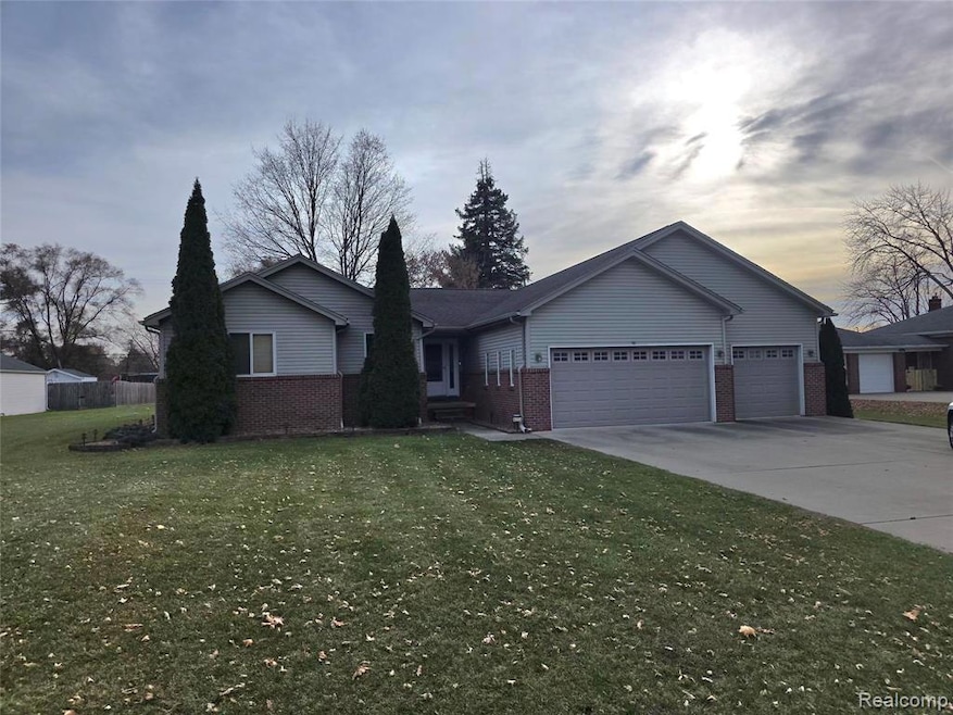 8224 Mary Ann Ave, Shelby Township, MI 48317 - photo 1