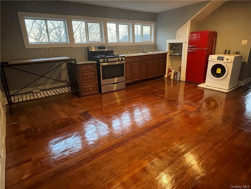 32 South Blvd unit 2F, Orangetown, NY 10960 - photo 1