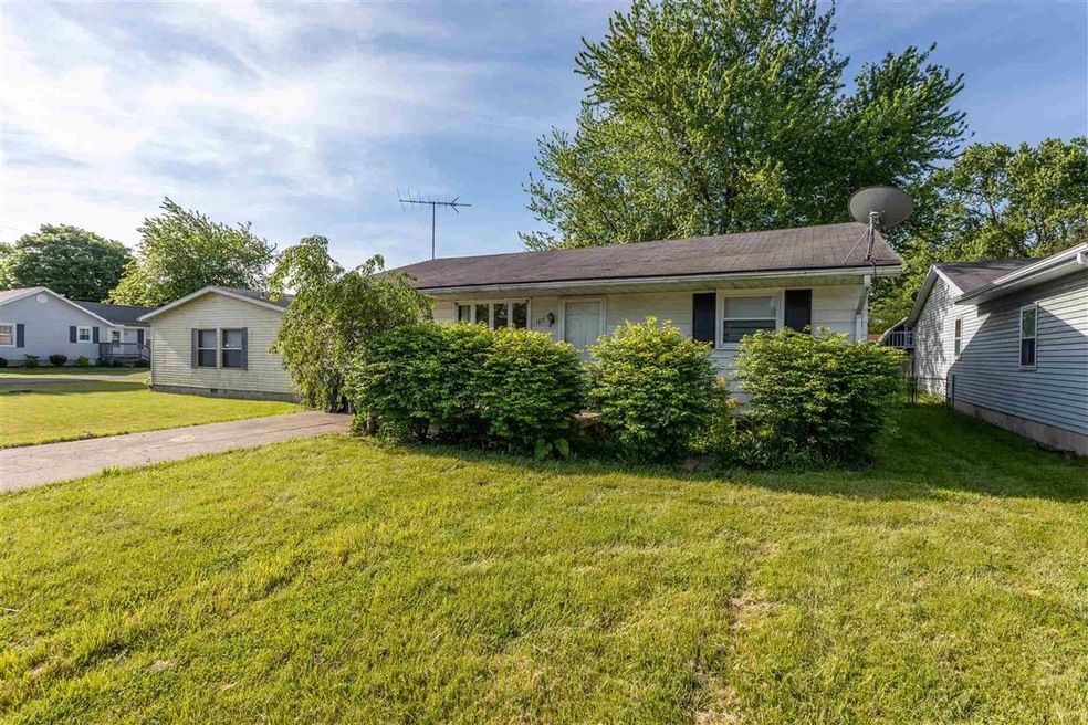 1811 E 22nd St, Muncie, IN 47302 - photo 1