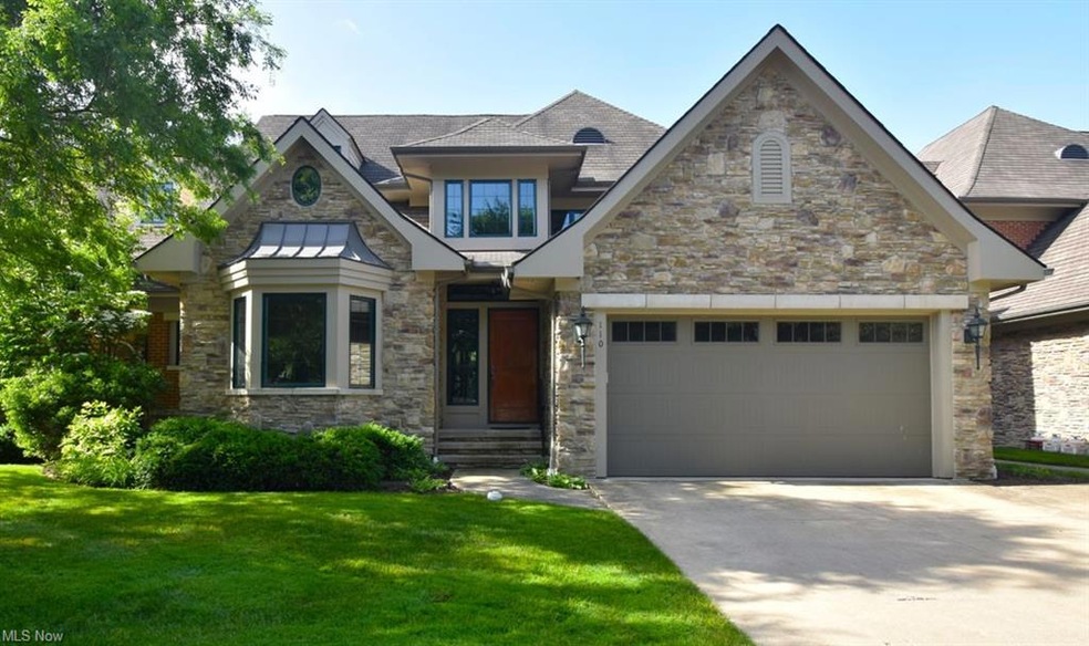 Welcome to 110 Eagle Point Dr. Lyndhurst OH 44122