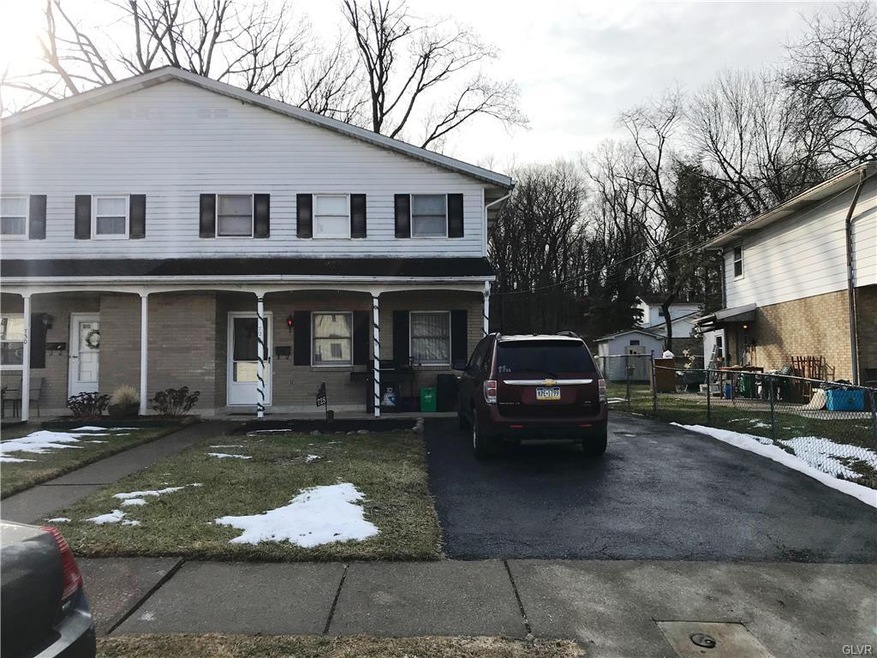 Clean 3 BR 