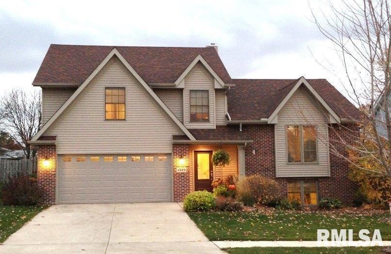 1919 W 56th Ct, Davenport, IA 52806 - photo 1