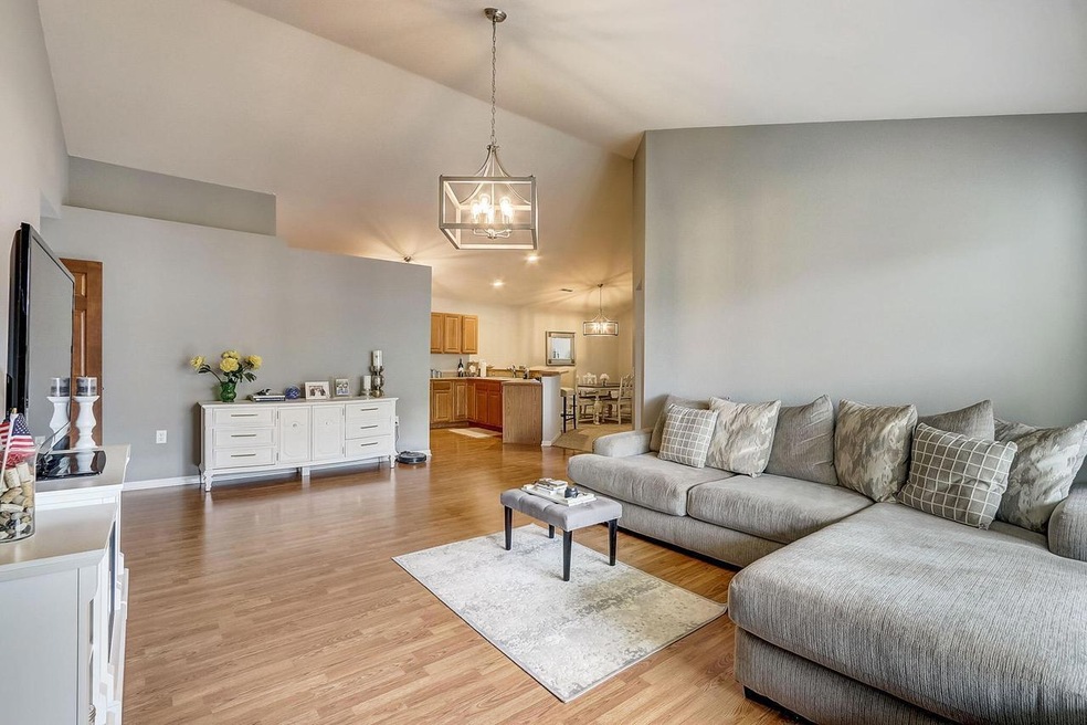 8-web-or-mls-Grandview Ct C-008