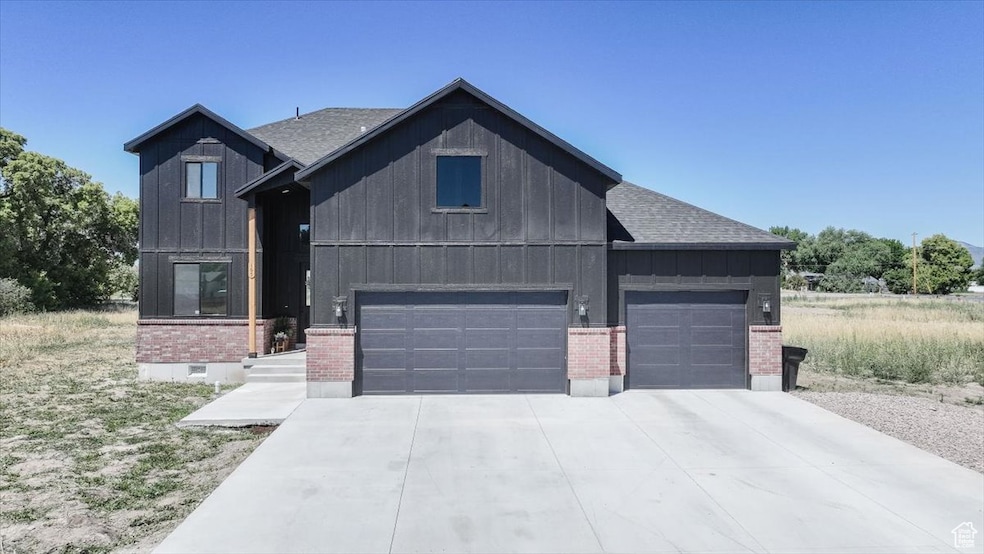 Pending $489,000