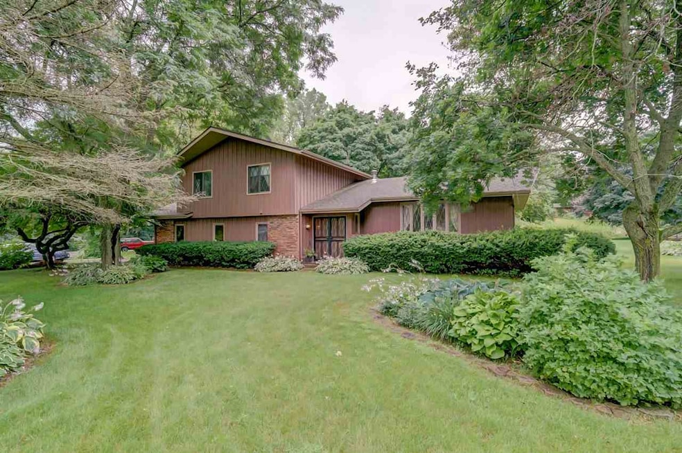 2315 Tulare St, Fitchburg, WI 53711 - photo 1